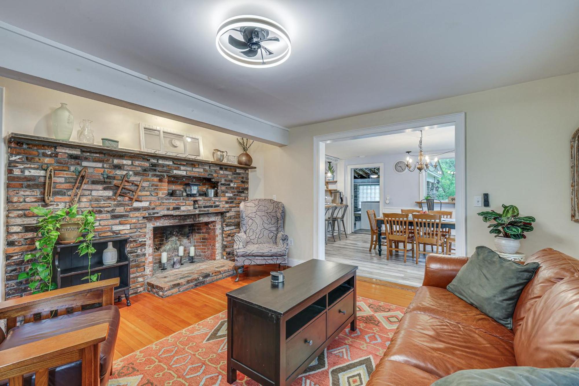 Quintessential New England Home With Patio And Grill! Putnam Exterior photo