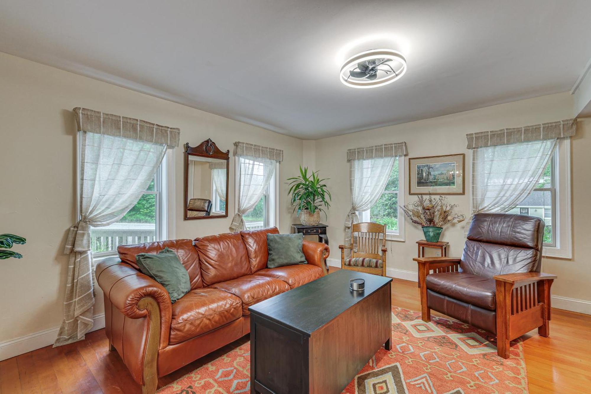 Quintessential New England Home With Patio And Grill! Putnam Exterior photo